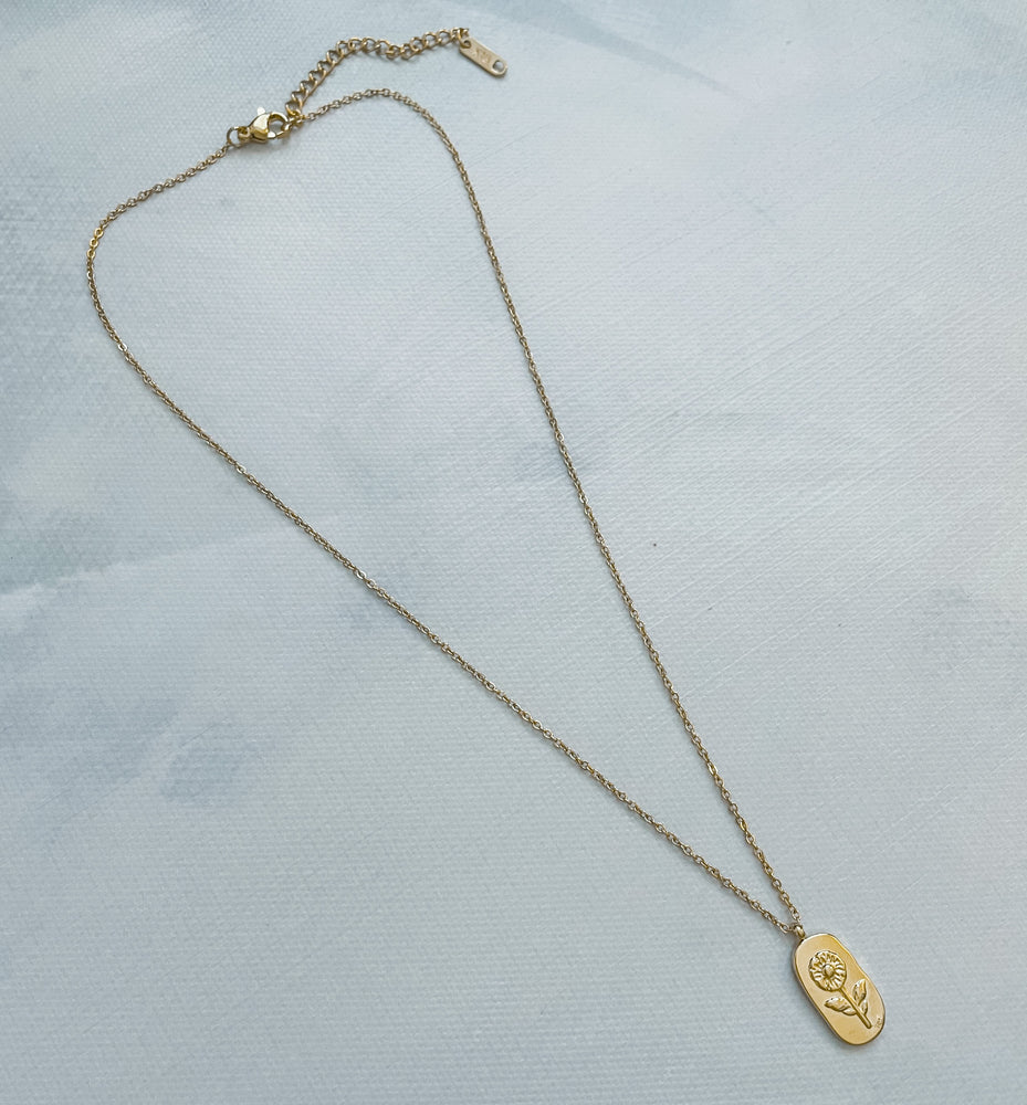 Fleur Gold Floral Pendant Necklace