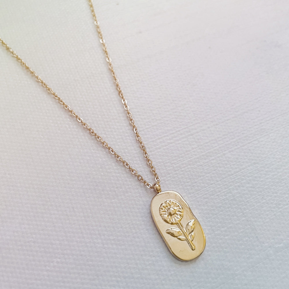 Fleur Gold Floral Pendant Necklace